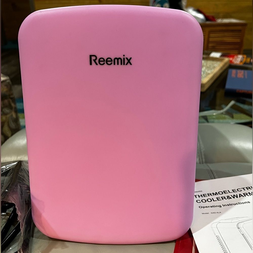 Reemix Thermoelectric Cooler & Warmer AAD-4LA Light Purple DC Or AC NWT